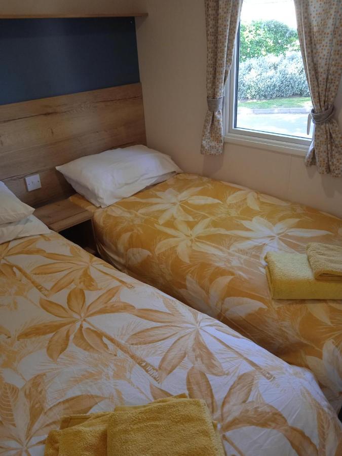 Chalet, Balcony, Bbq, Sleeps 6, Lägenhet Lytchett Minster Exteriör bild