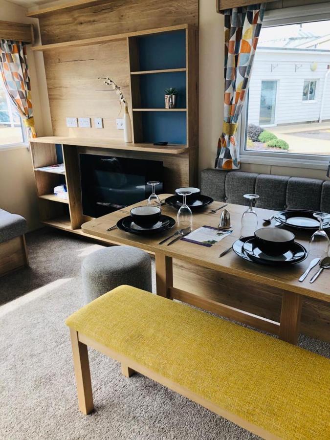Chalet, Balcony, Bbq, Sleeps 6, Lägenhet Lytchett Minster Exteriör bild